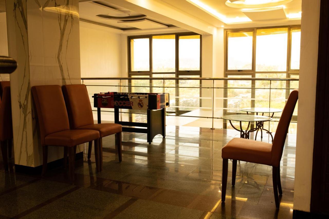 Hotel Raj Resort Madgao Buitenkant foto